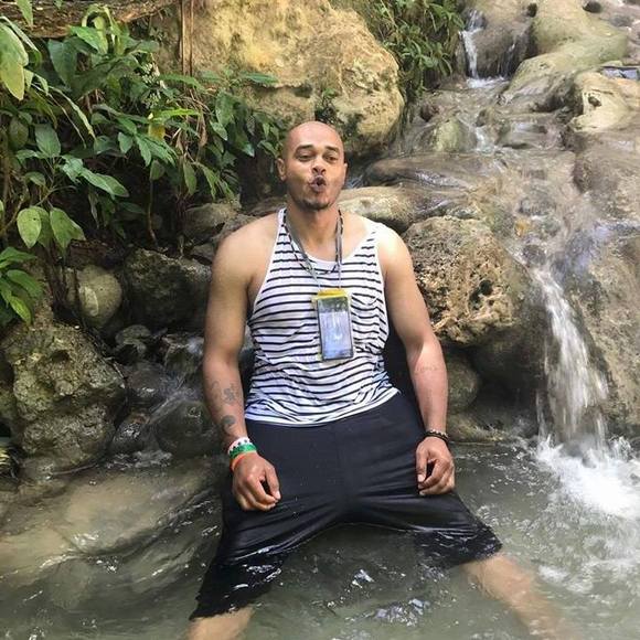 Meet your Posher, Chris - Picture 1 of 1